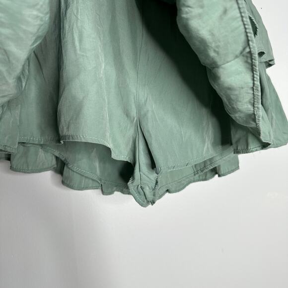Mustard Seed‎ Women’s Sage Green Smocked Waist Tiered Mini Skort Size L NWT - Picture 2 of 7